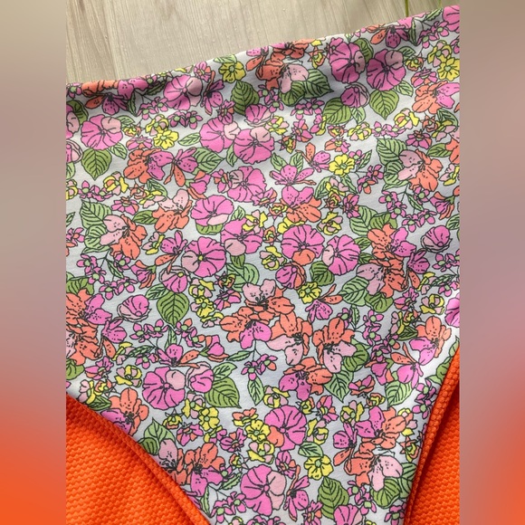 RARE Maaji 🌺 Reversible Suzy V High Rise Floral Bottoms 🐠🏄🏼‍♀️☀️ - Picture 6 of 9